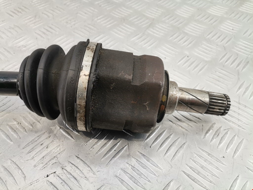 Полуось (привод, приводной вал) передняя левая OPEL Corsa C 2000-2006