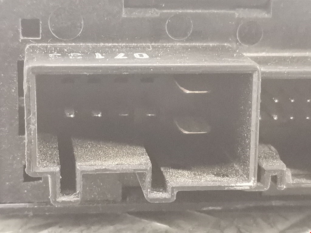 Моторчик (двигатель) стеклоподъемника AUDI A4 B6 2001-2005