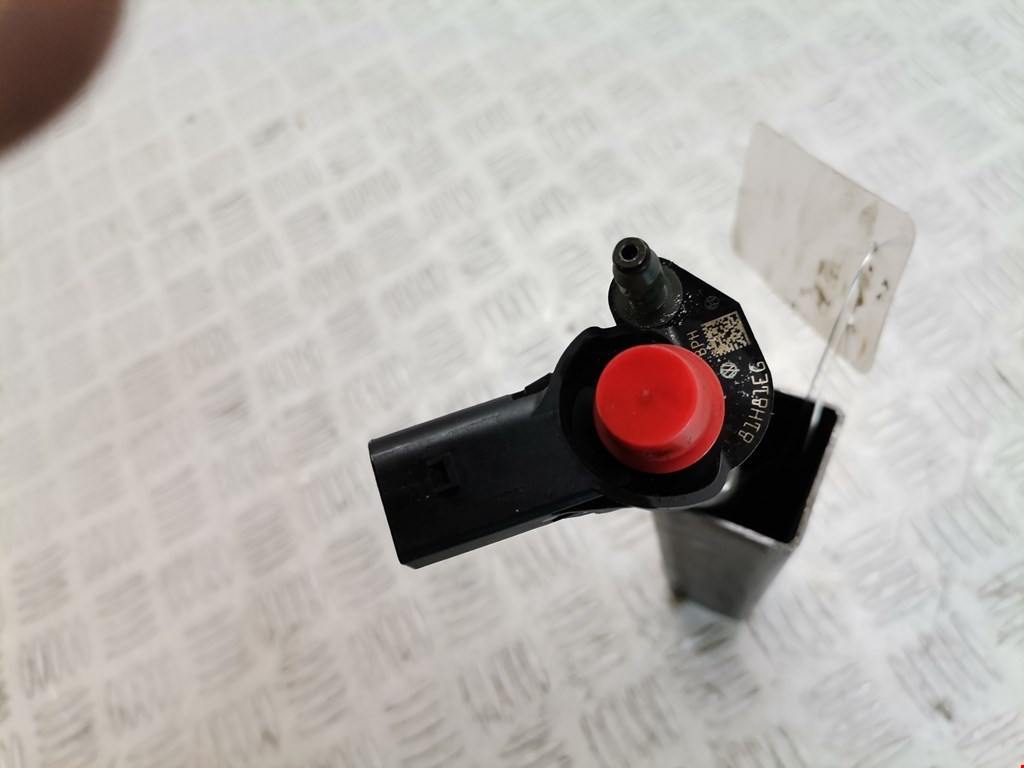 Форсунка дизельная электрическая VOLKSWAGEN Passat B6 2005-2011