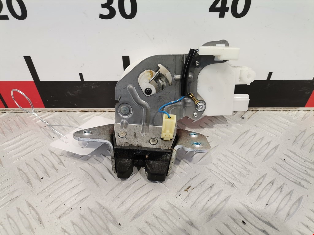 Замок багажника (крышки двери) MITSUBISHI Lancer X CX, CY,CZ 2007-2017