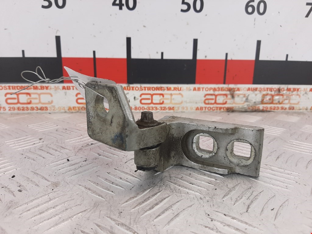 Петля двери передней правой Opel Corsa D (2006-2014)