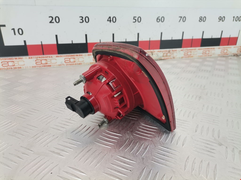 Фонарь задний внутренний левый VOLKSWAGEN Passat B6 2005-2011