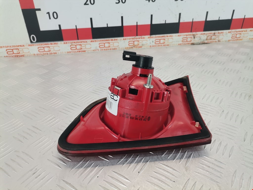 Фонарь задний внутренний левый VOLKSWAGEN Passat B6 2005-2011