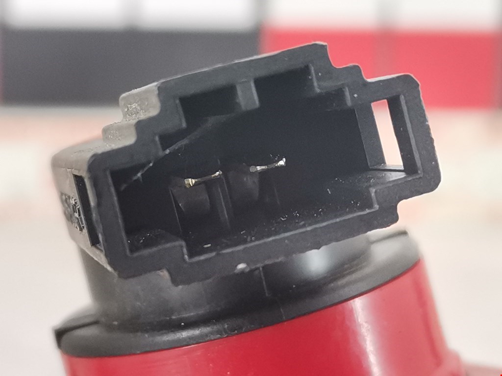 Фонарь задний внутренний левый VOLKSWAGEN Passat B6 2005-2011