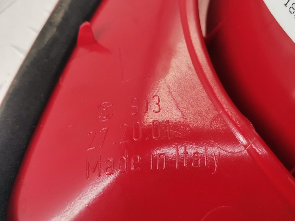 Фонарь задний внутренний левый VOLKSWAGEN Passat B6 2005-2011