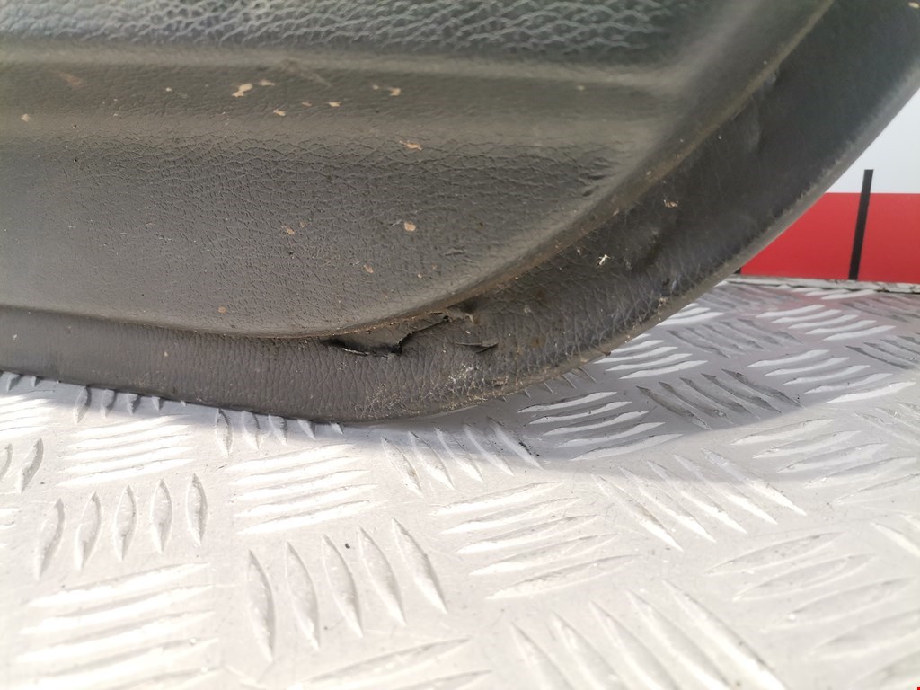 Обшивка двери задняя правая VOLVO XC90 2002-2014