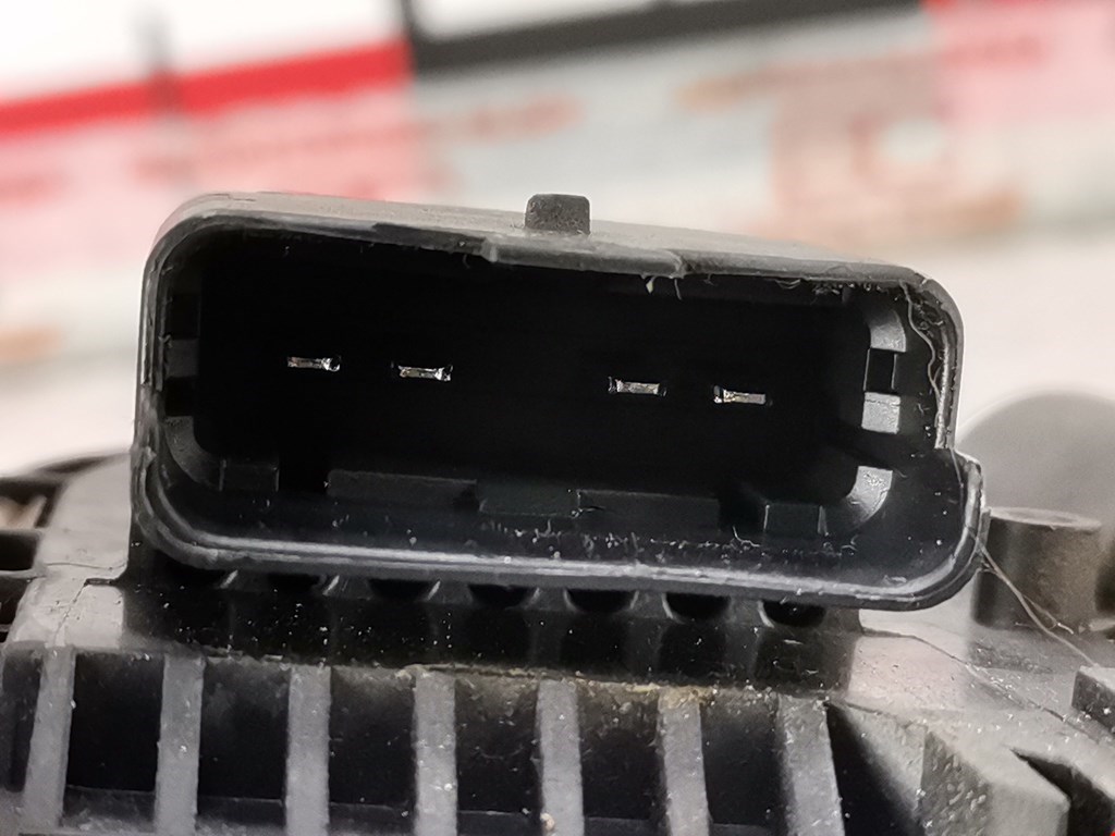 Моторчик стеклоочистителя передний SKODA Fabia MK2 5J 2007-2014