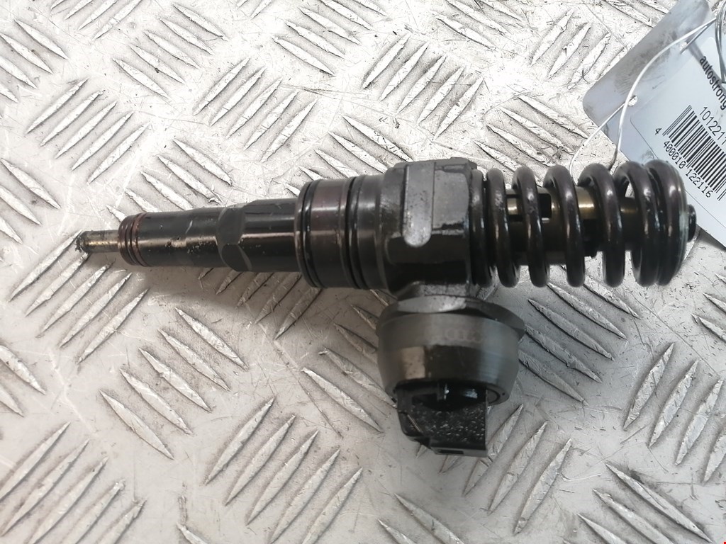 Форсунка дизельная электрическая VOLKSWAGEN Passat B6 2005-2011