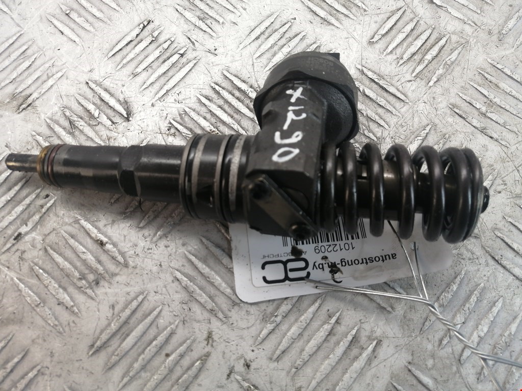 Форсунка дизельная электрическая VOLKSWAGEN Passat B6 2005-2011