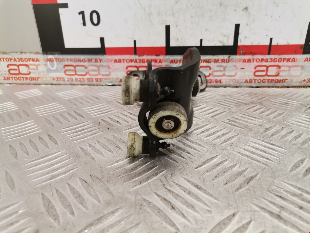 Ролик двери сдвижной (левый/правый средний верхний/нижний) VOLKSWAGEN Sharan 2010-н.в.