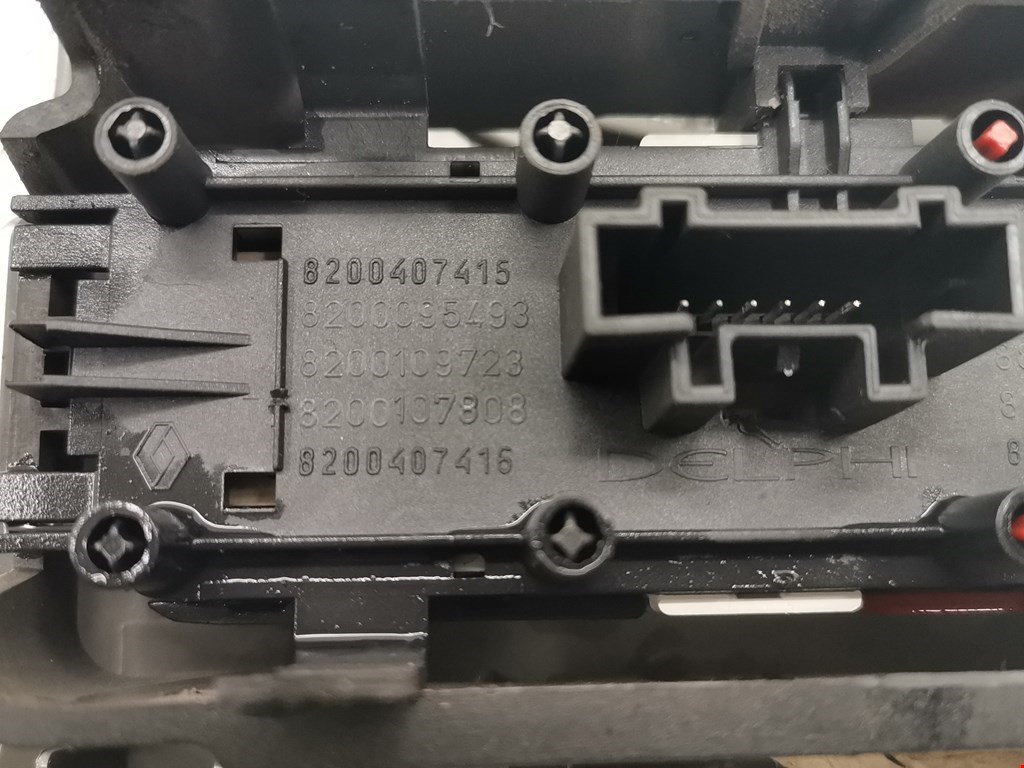 Кнопка аварийной сигнализации (аварийки) RENAULT Scenic II 2003-2010