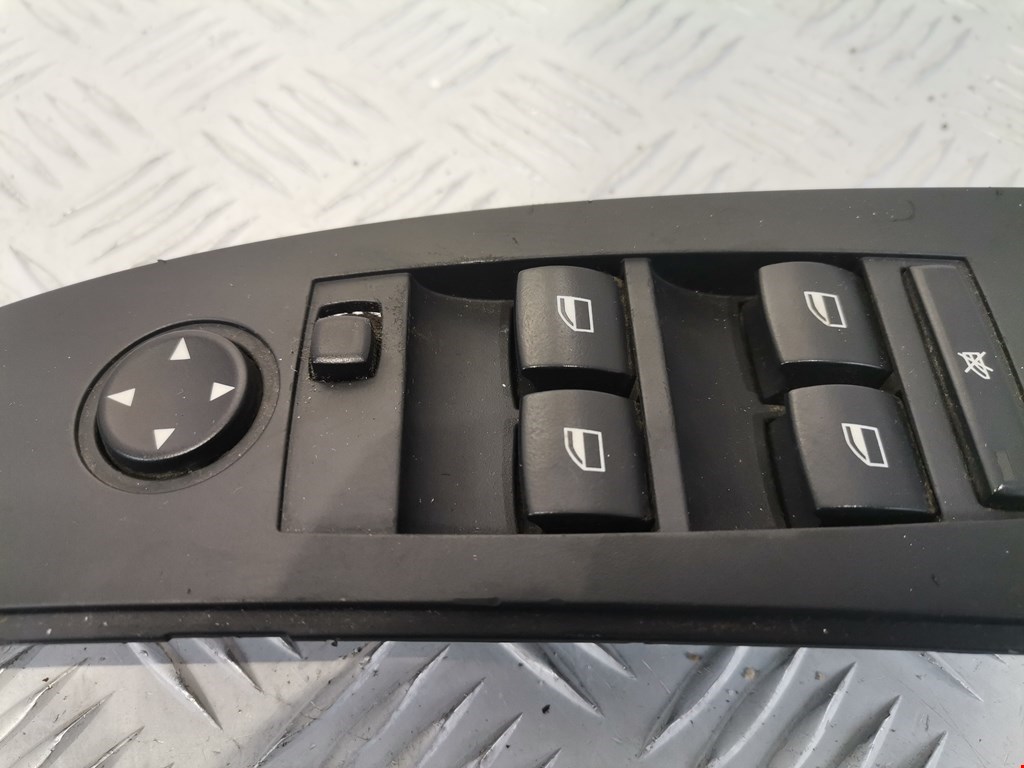 Блок управления стеклоподъемниками BMW 5er 5 серия E60/E61 2003-2010