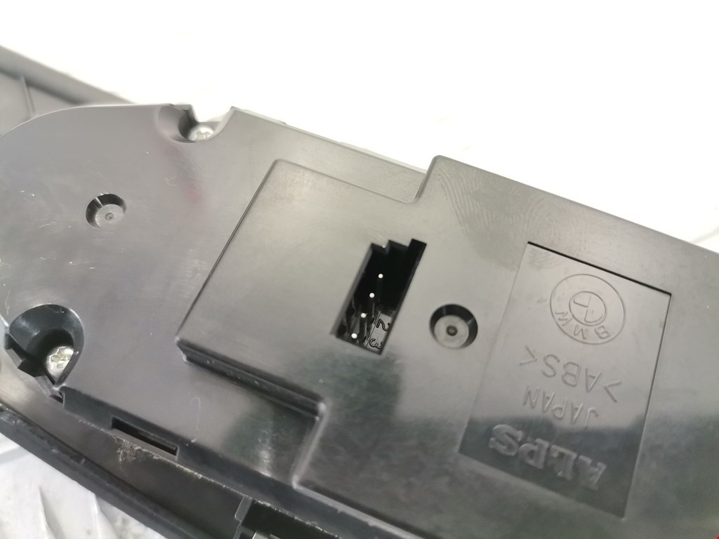 Блок управления стеклоподъемниками BMW 5er 5 серия E60/E61 2003-2010