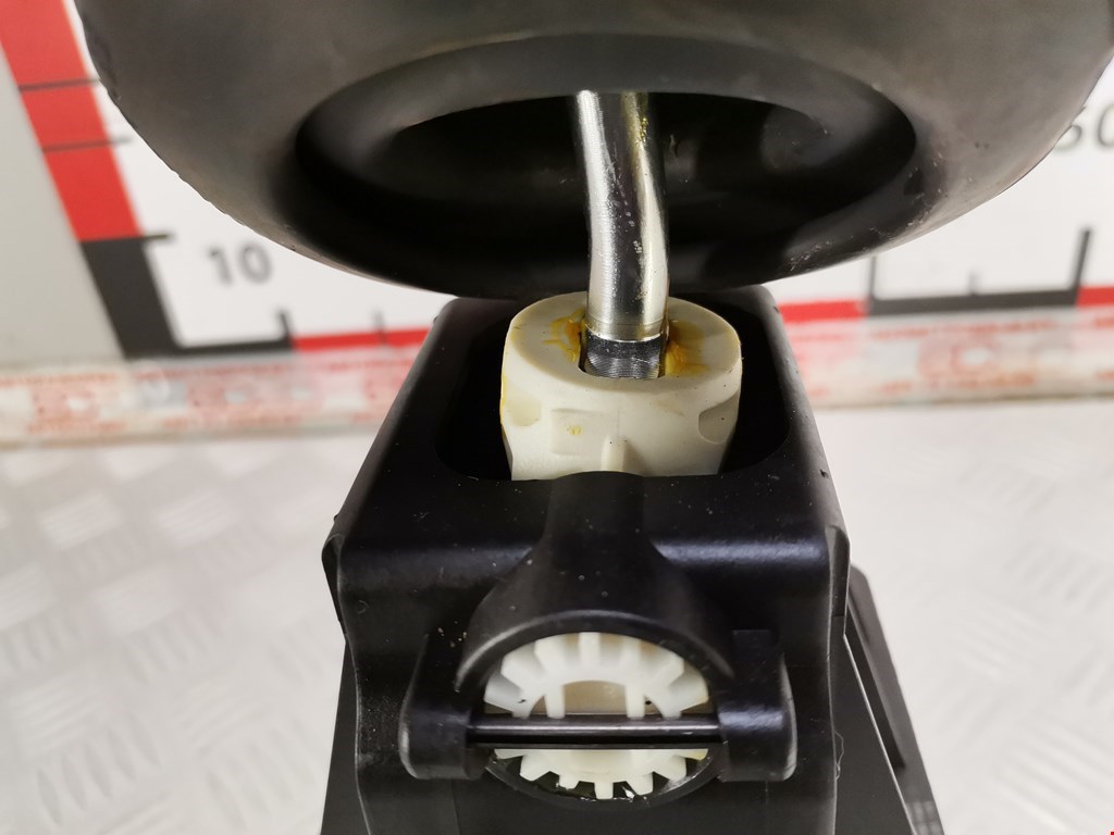 Кулиса (селектор) АКПП/МКПП в салоне FORD Fusion 2002-2012