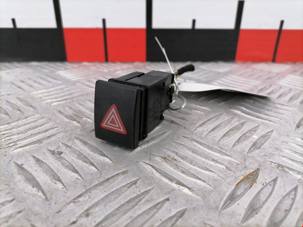 Кнопка аварийной сигнализации (аварийки) VOLKSWAGEN Polo IV 2001-2009
