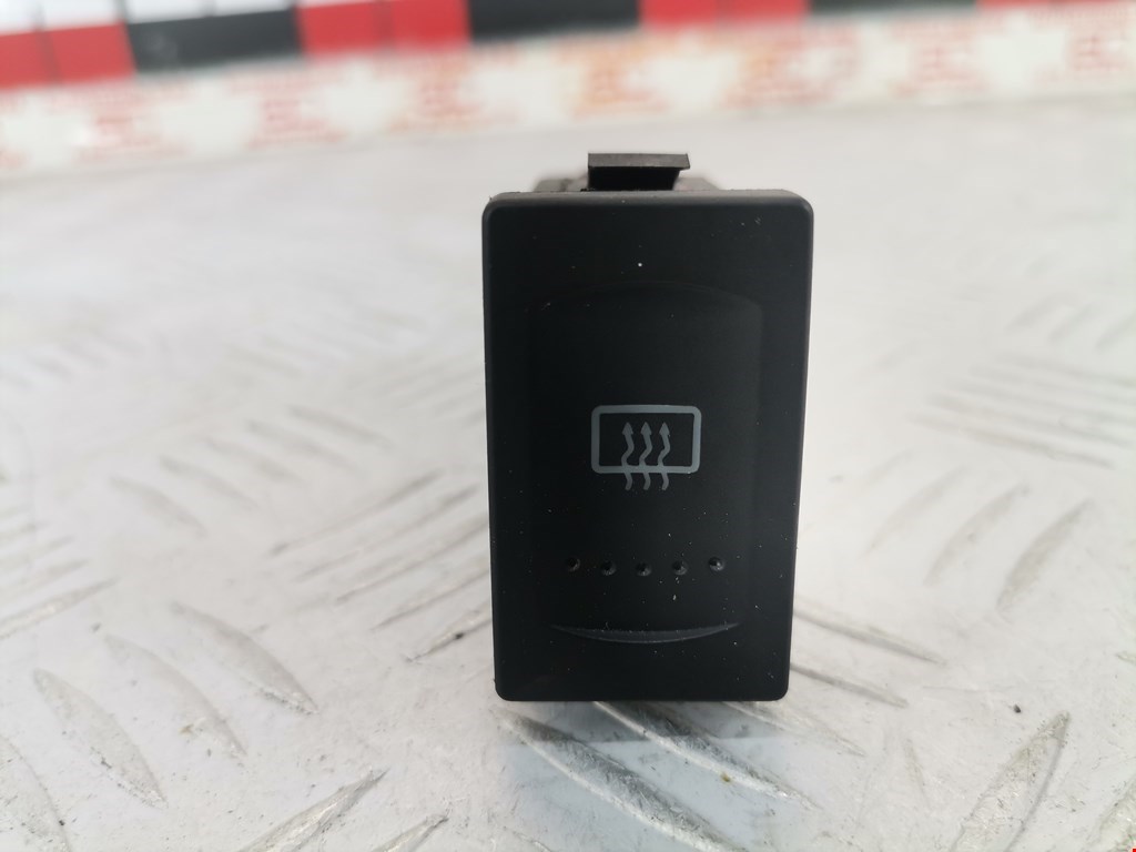 Кнопка подогрева (обогрева) заднего стекла Volkswagen Passat 5 (1996-2000)