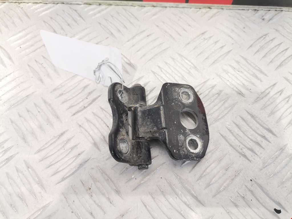 Петля двери передней правой Mercedes C-Class (W202) (1993-2001)