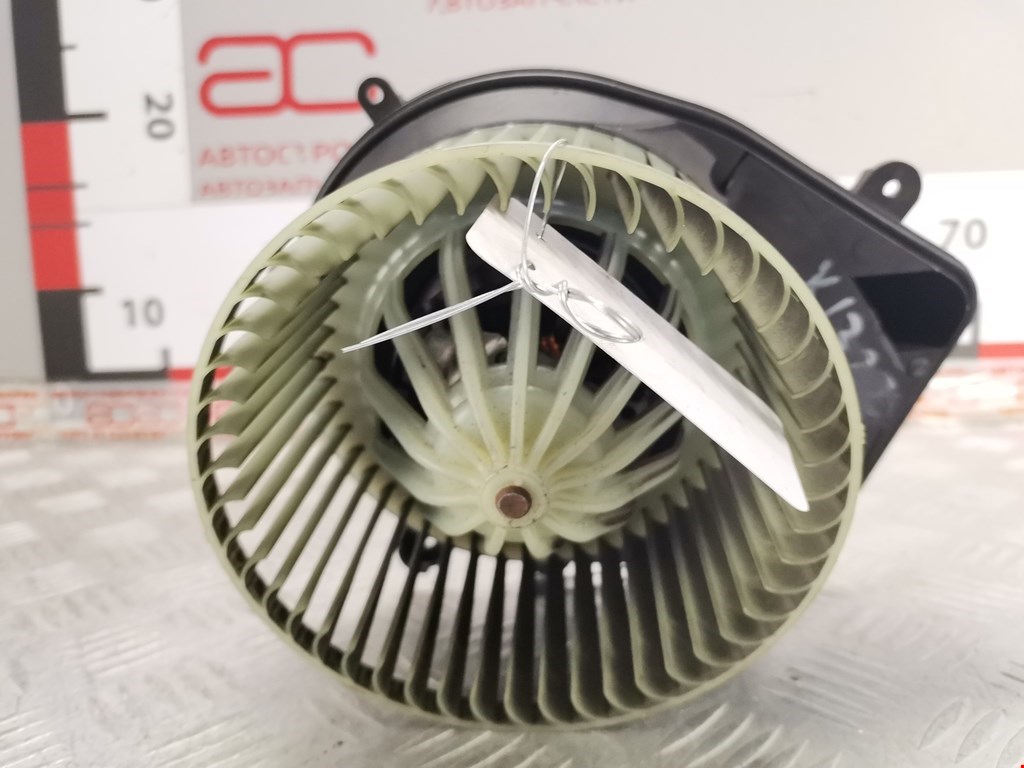 Моторчик (мотор) отопителя салона VOLKSWAGEN Passat B5 1997-2005