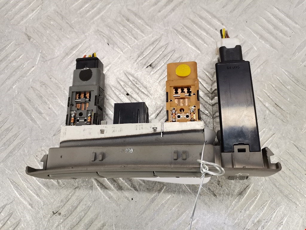 Кнопка корректора фар KIA Carens 2006-2012