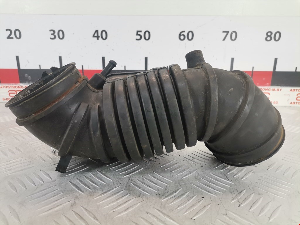 Патрубок воздушного фильтра MITSUBISHI Colt CJ 1995-2003