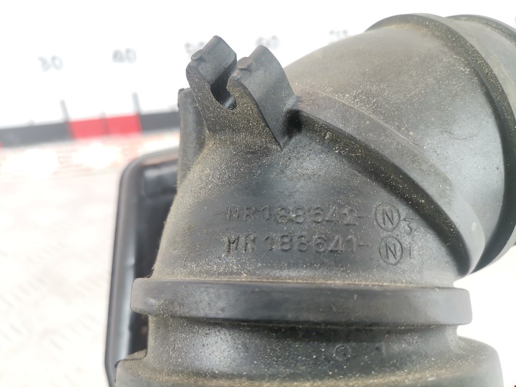 Патрубок воздушного фильтра MITSUBISHI Colt CJ 1995-2003