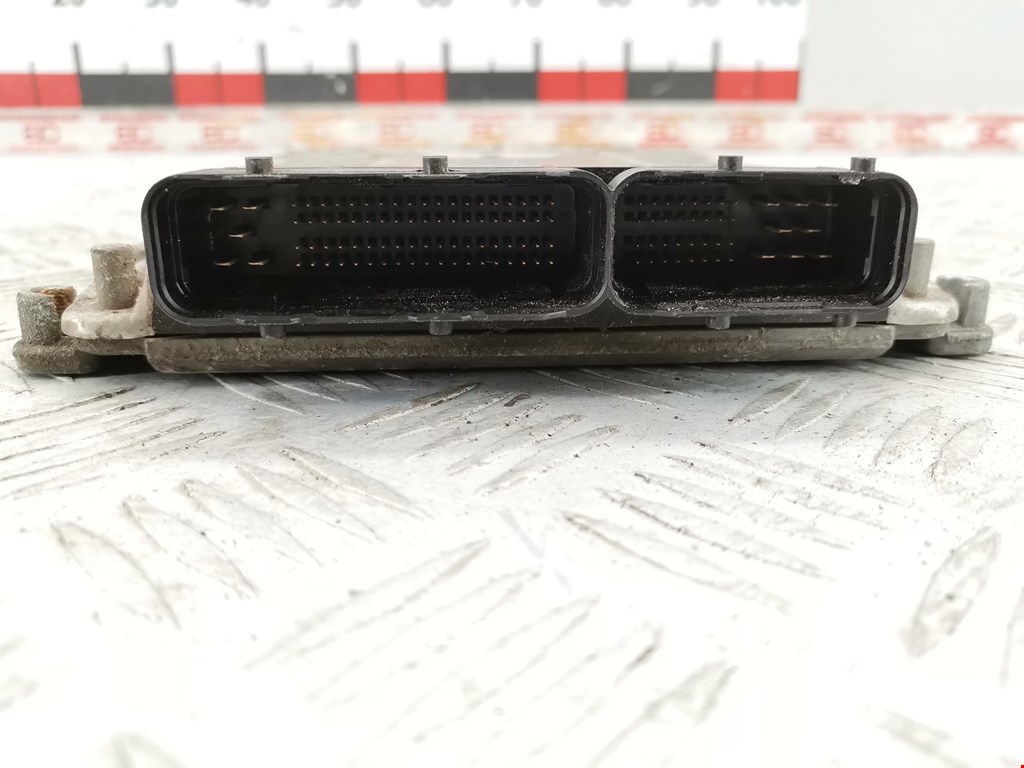 Блок управления двигателя (ЭБУ) CHRYSLER Voyager IV RG 2001-2007