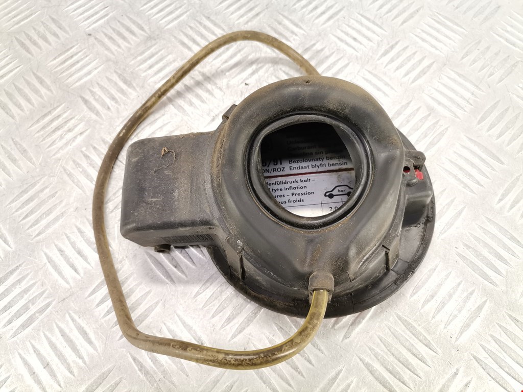 Лючок бензобака VOLKSWAGEN Passat B5 1997-2005