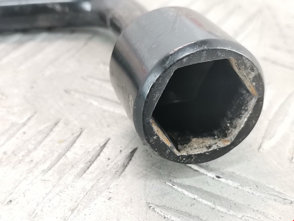 Ключ балонный HYUNDAI i30 2007-2012