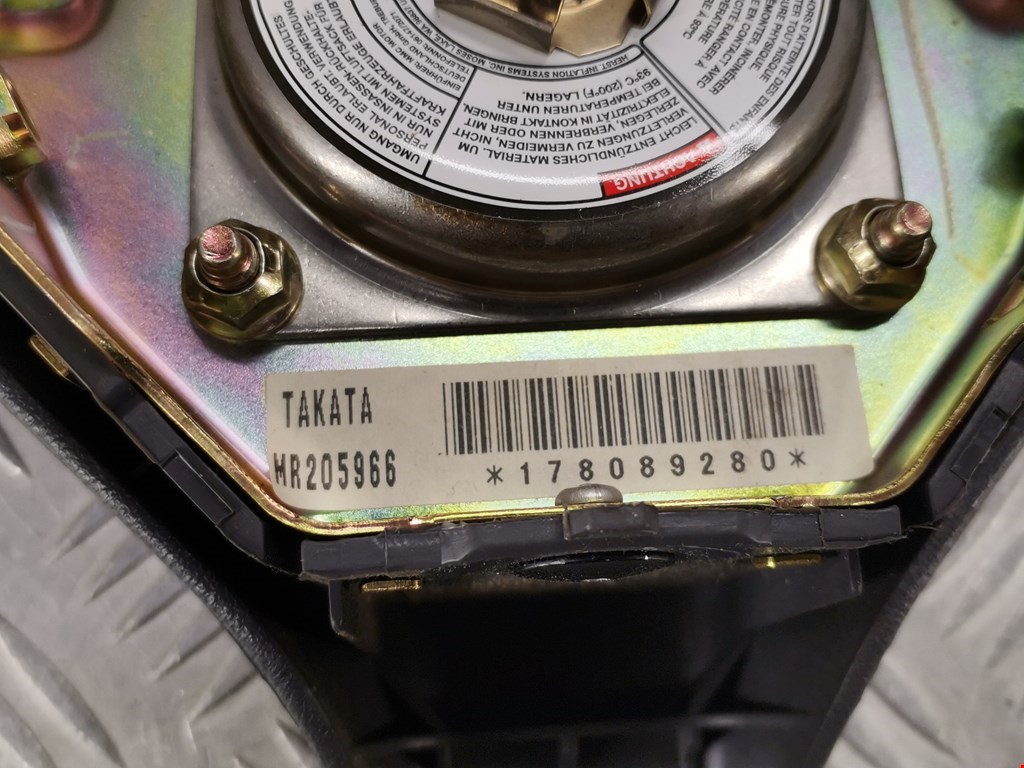 Подушка безопасности в рулевое колесо MITSUBISHI Colt CJ 1995-2003