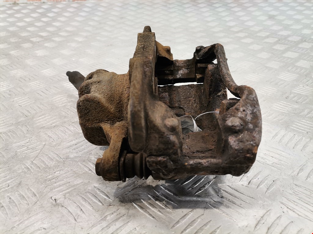 Суппорт передний правый PEUGEOT 308 2007-2015