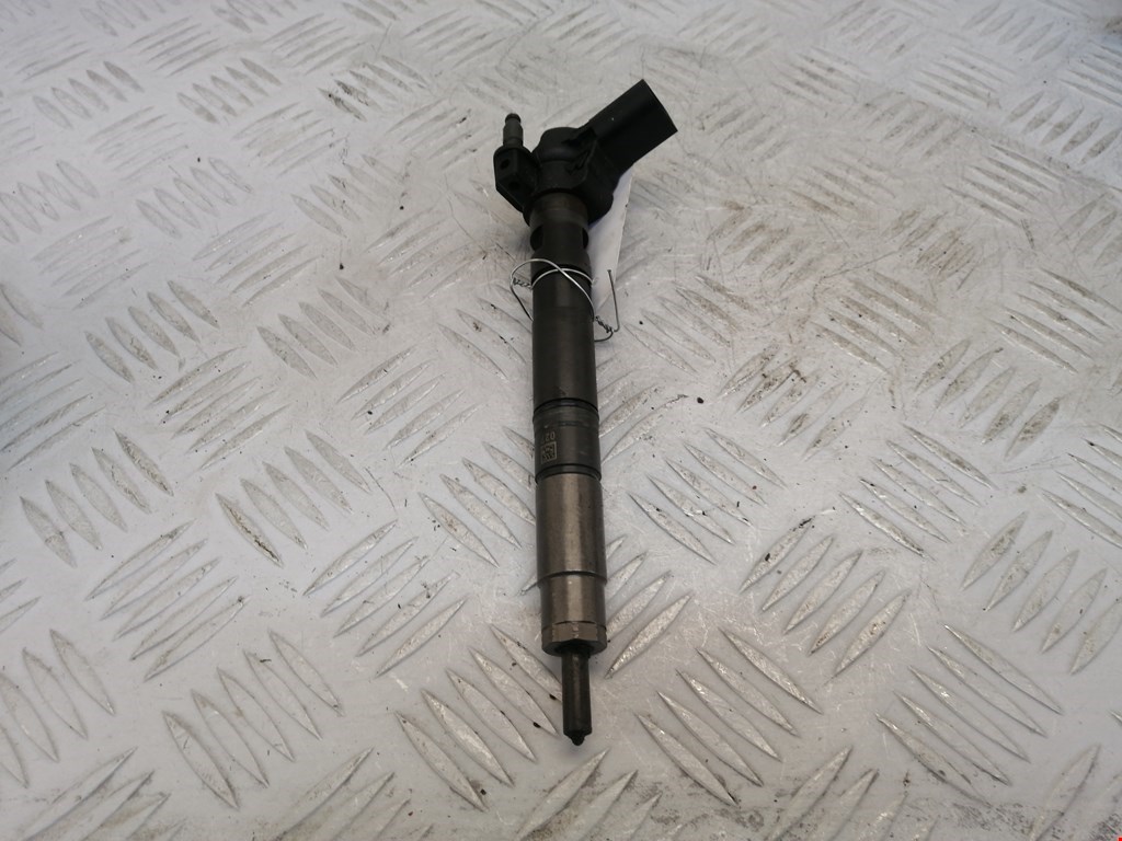 Форсунка дизельная электрическая VOLKSWAGEN Passat B6 2005-2011