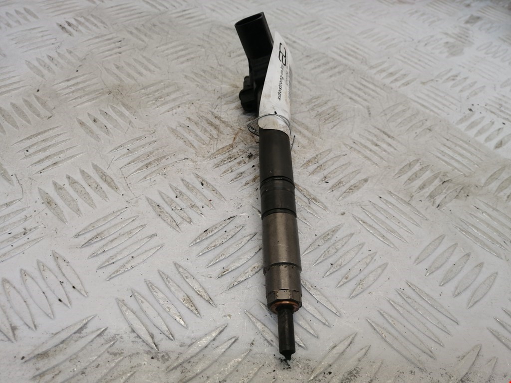 Форсунка дизельная электрическая VOLKSWAGEN Passat B6 2005-2011