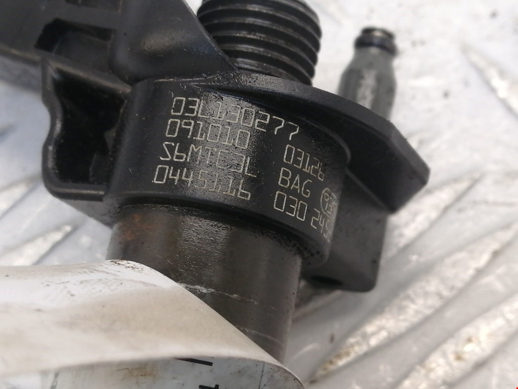 Форсунка дизельная электрическая VOLKSWAGEN Passat B6 2005-2011