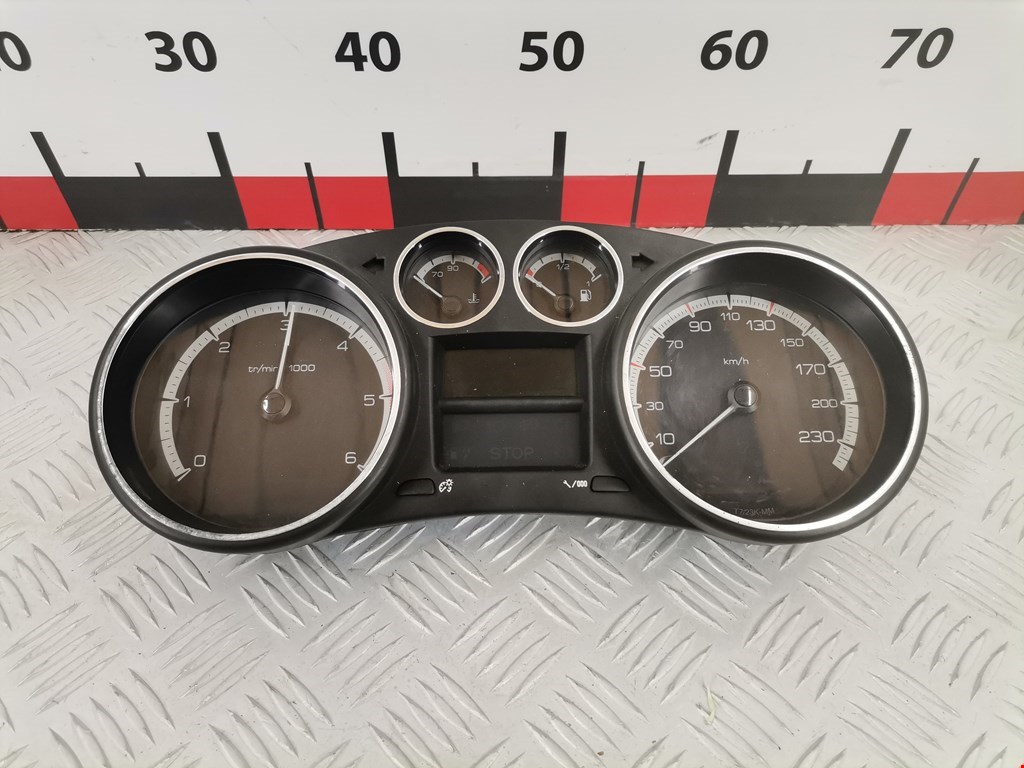 Панель приборов (щиток) PEUGEOT 308 2007-2015