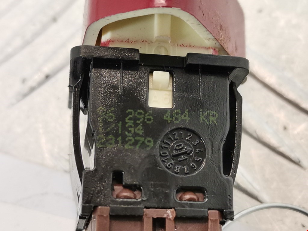 Кнопка аварийной сигнализации (аварийки) PEUGEOT 607 2000-2010