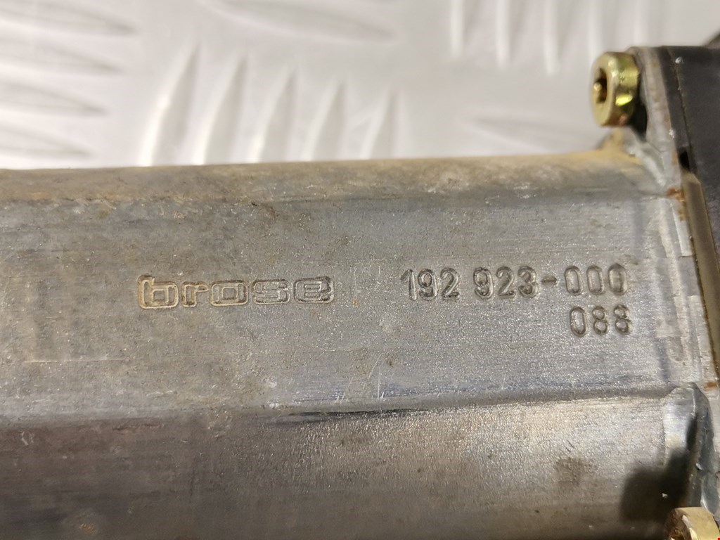 Стеклоподъемник передний правый RENAULT Laguna 1993-2000