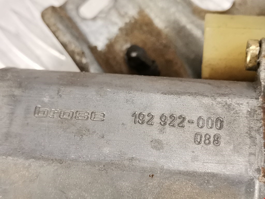 Стеклоподъемник передний правый RENAULT Laguna 1993-2000