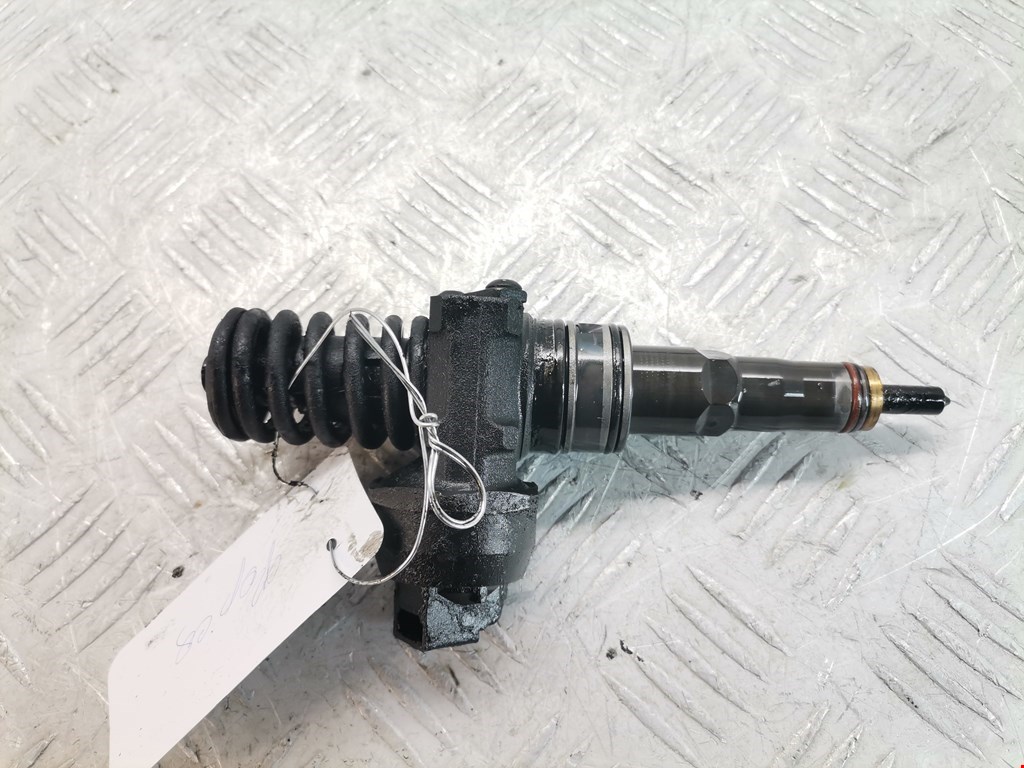 Форсунка дизельная электрическая VOLKSWAGEN Passat B6 2005-2011