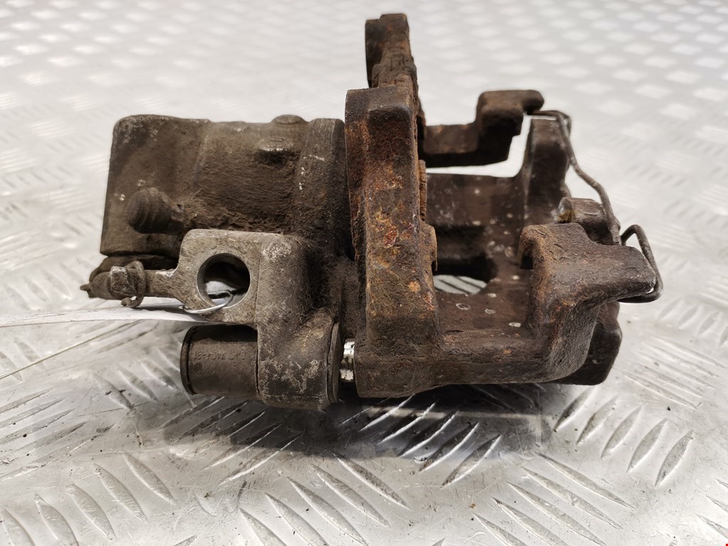 Суппорт задний правый OPEL Signum 2003-2008