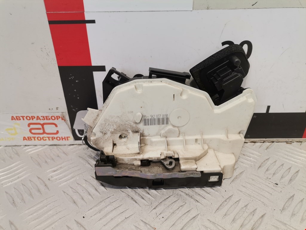 Замок двери передней левой VOLKSWAGEN Golf VI 2009-2012