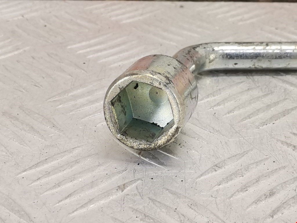 Ключ балонный HYUNDAI Matrix 2001-2010