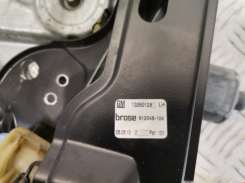 Стеклоподъемник передний левый OPEL Astra J 2009-2017