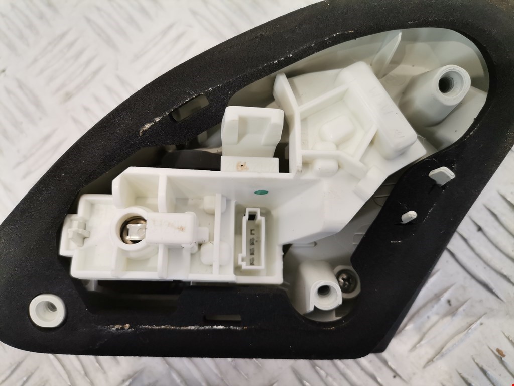 Фонарь задний внутренний левый OPEL Astra J 2009-2017