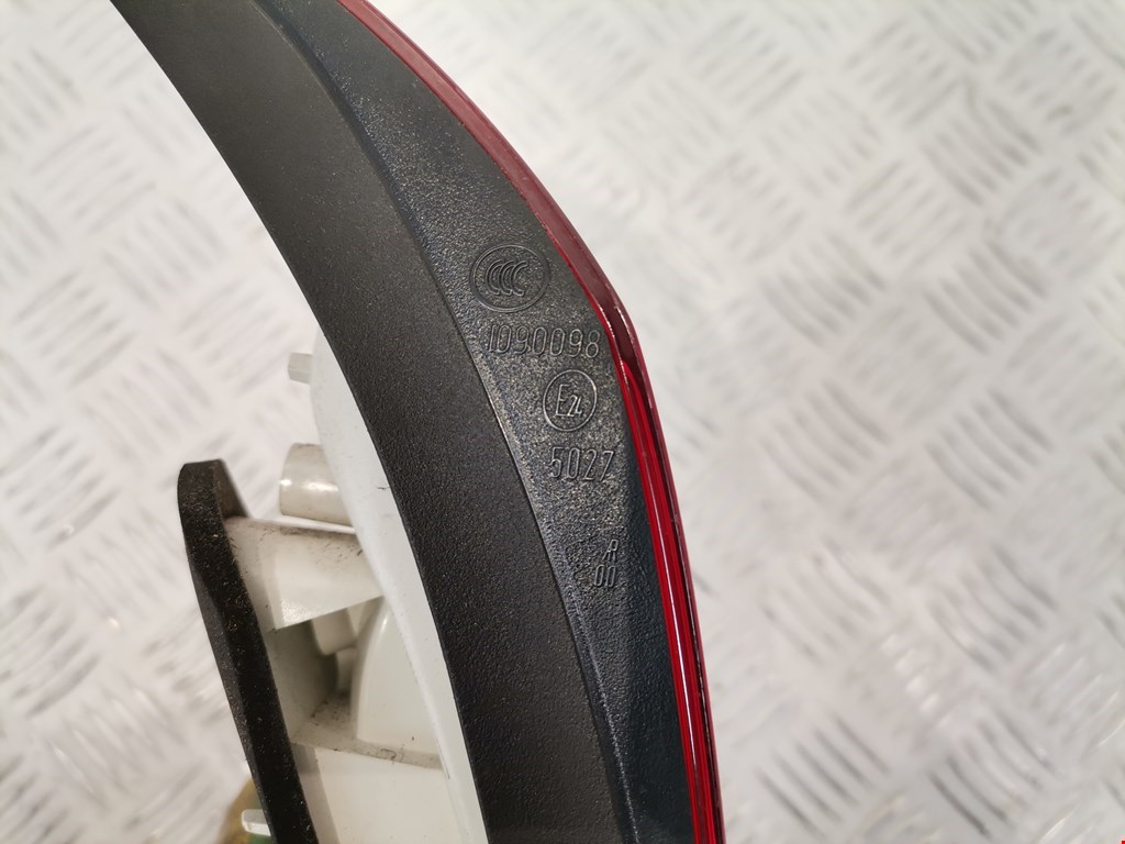 Фонарь задний внутренний левый OPEL Astra J 2009-2017