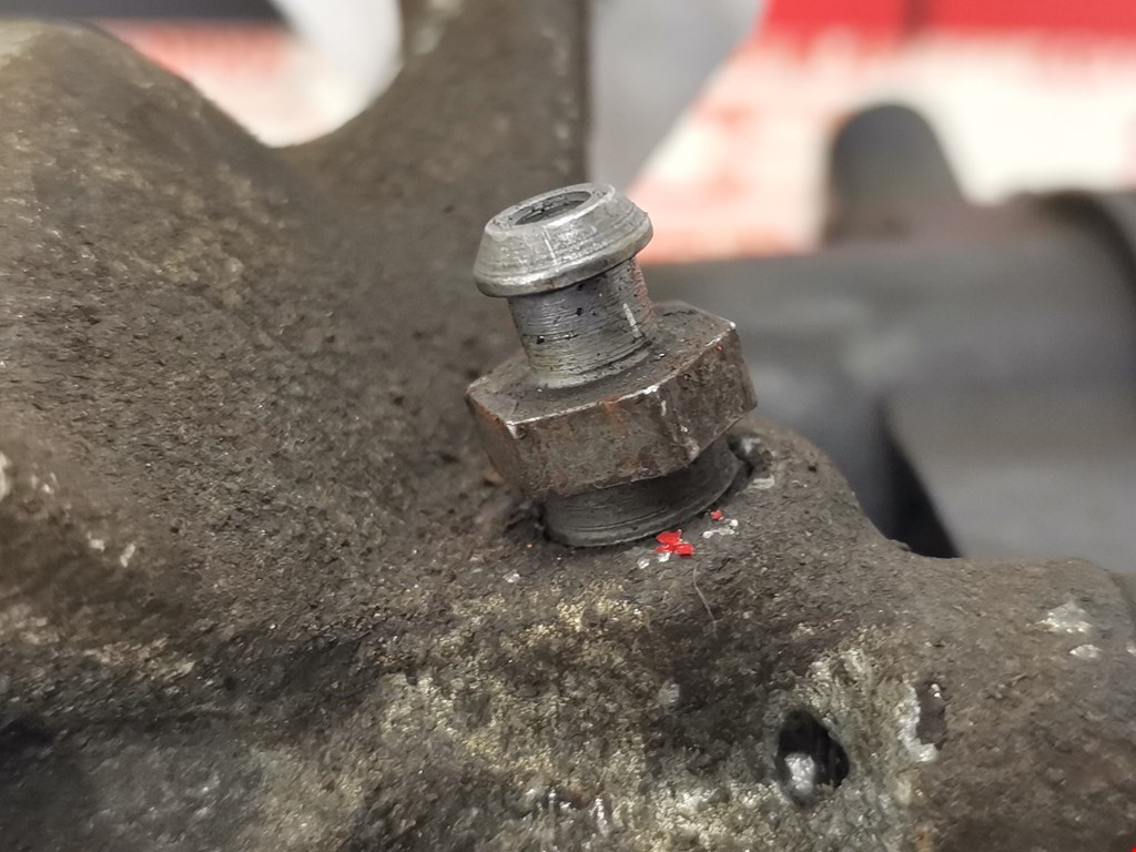 Суппорт задний левый AUDI A4 B8 2007-2015