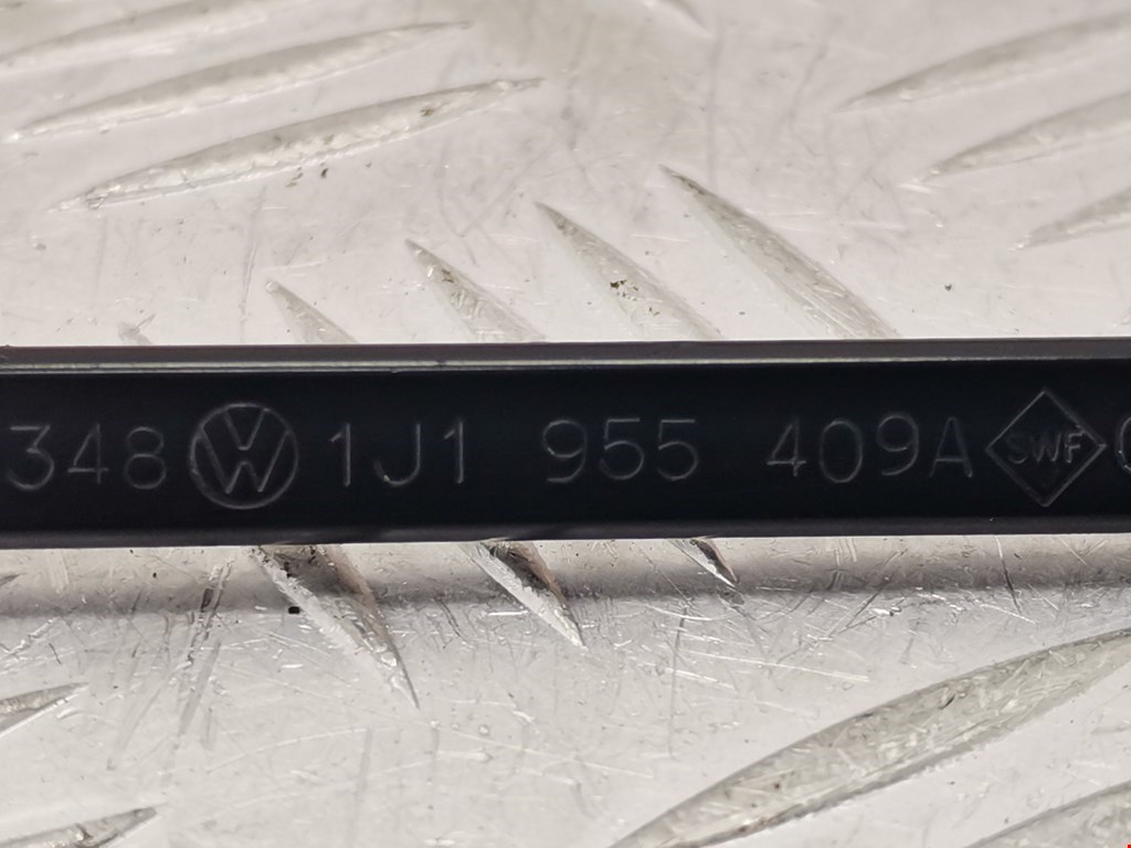 Поводок дворников передний левый/ правый VOLKSWAGEN Golf IV 1997-2003