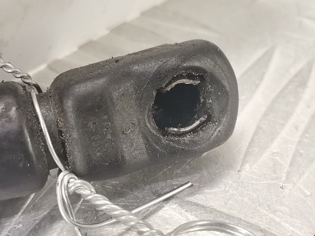 Амортизатор капота левый=правый VOLKSWAGEN Golf IV 1997-2003