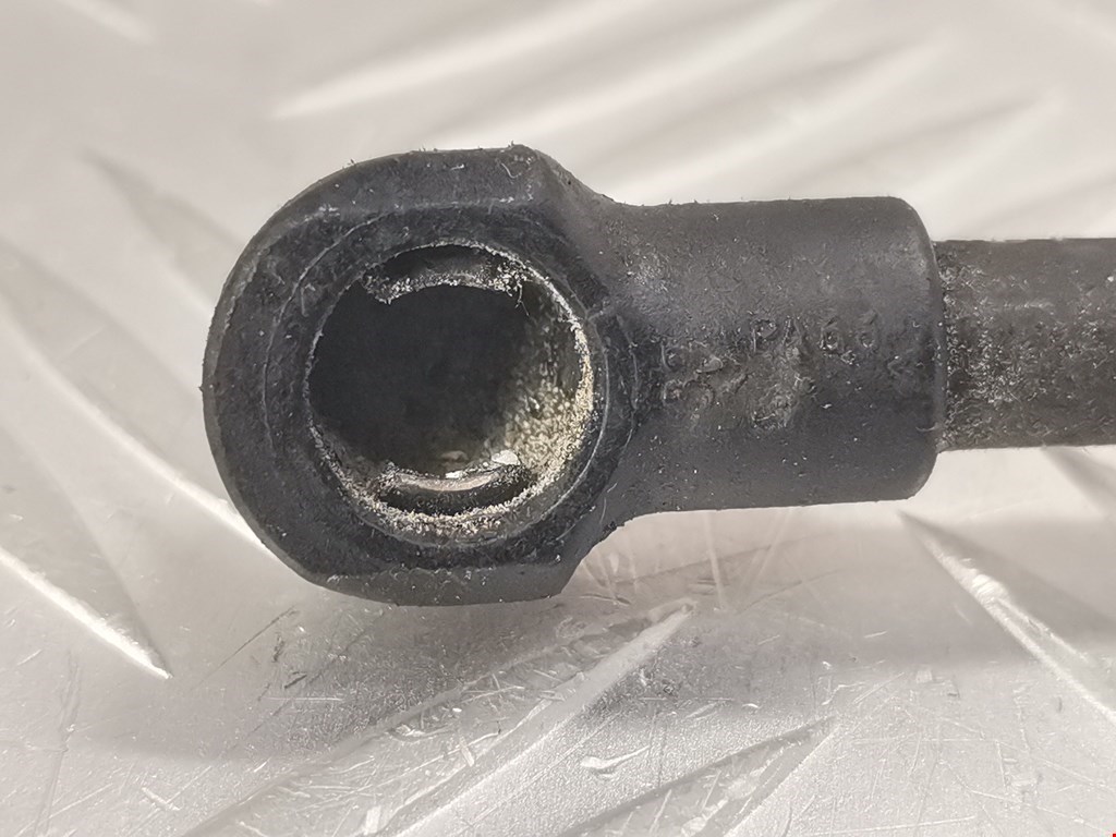 Амортизатор капота левый=правый VOLKSWAGEN Golf IV 1997-2003