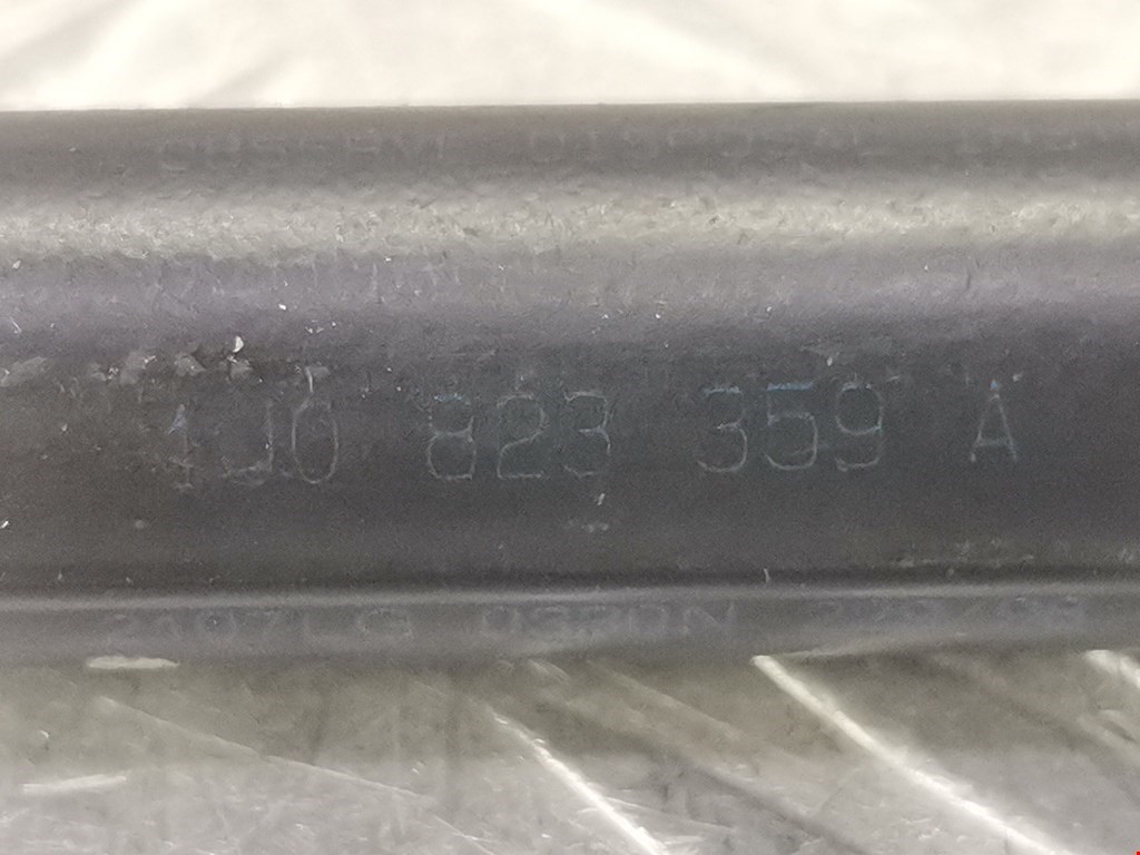 Амортизатор капота левый=правый VOLKSWAGEN Golf IV 1997-2003