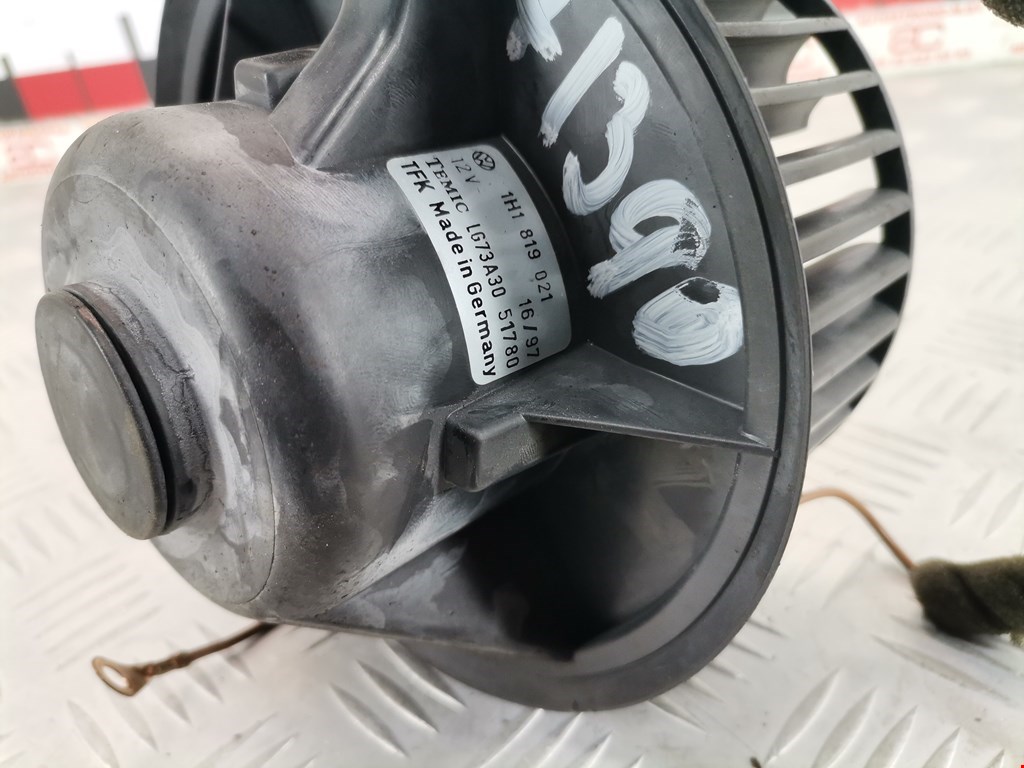 Моторчик (мотор) отопителя салона VOLKSWAGEN Golf III 1991-1997